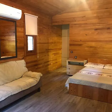 Lovely Summer House With Shared Pool In Kepez Сasa de vacaciones Antalya