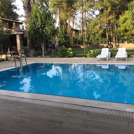 Lovely Summer House With Shared Pool In Kepez *